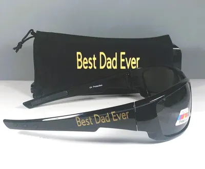 Personalized Polarized Sunglasses: UV Protection with Microfiber Pouch.
